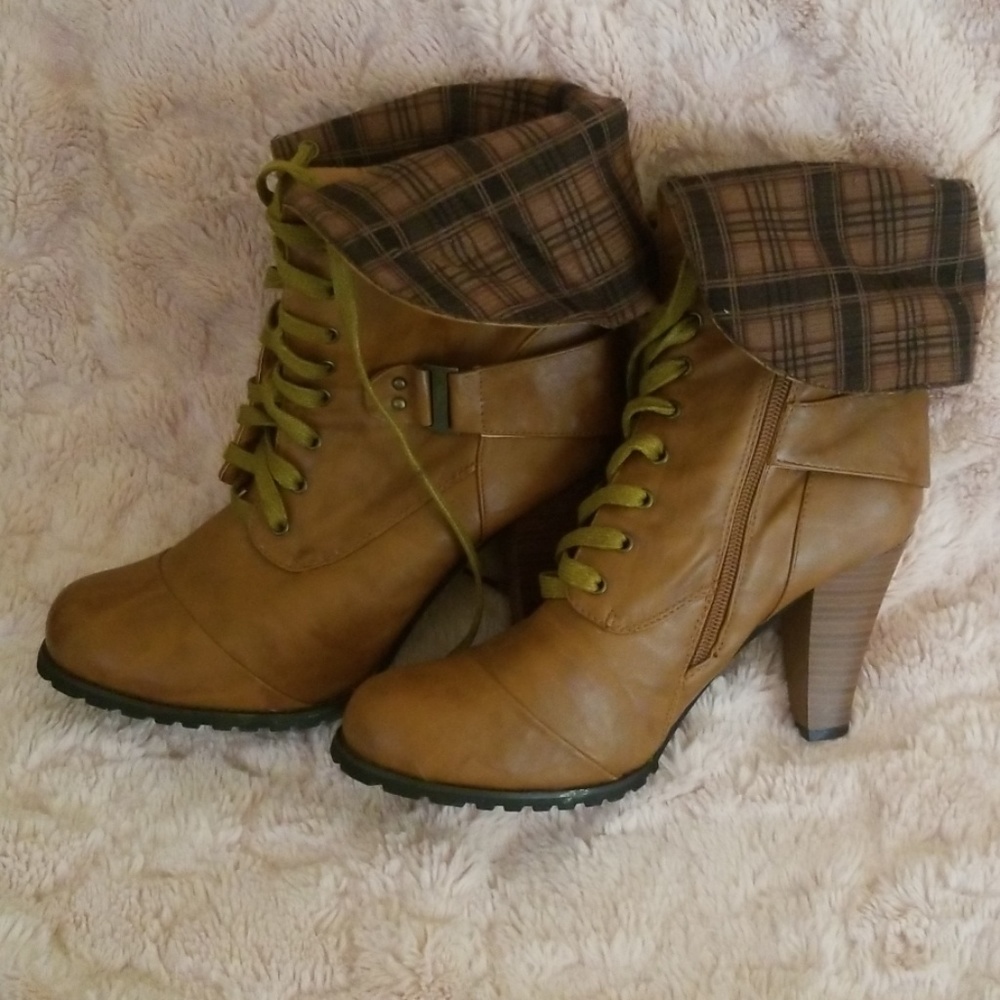 Tan combat boots